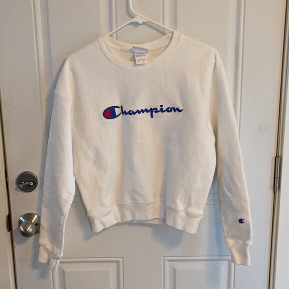 Champion Like New Cropped White Sweatshirt 'Champion' Spell Out Size Small - Picture 1 of 7